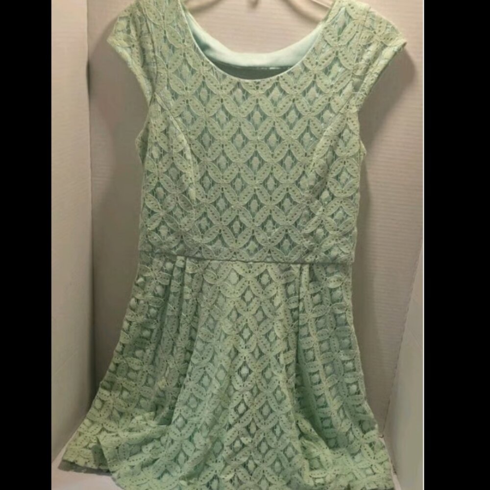A. Byer Women's Mint Green Lace Dress Size 5